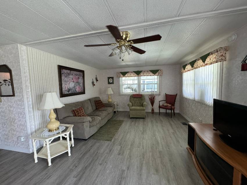 315 Murray Drive a Lakeland, FL Mobile or Manufactured Home for Sale